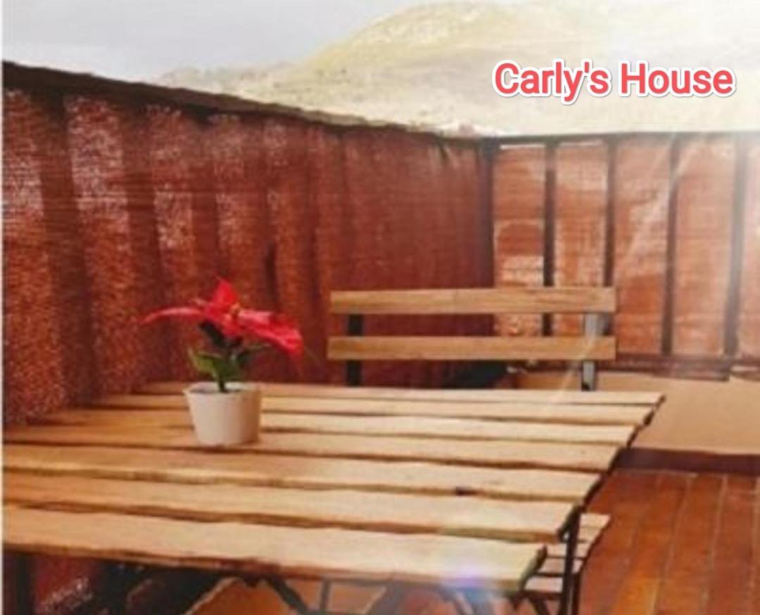 Carly'S House Apartman Onís Kültér fotó